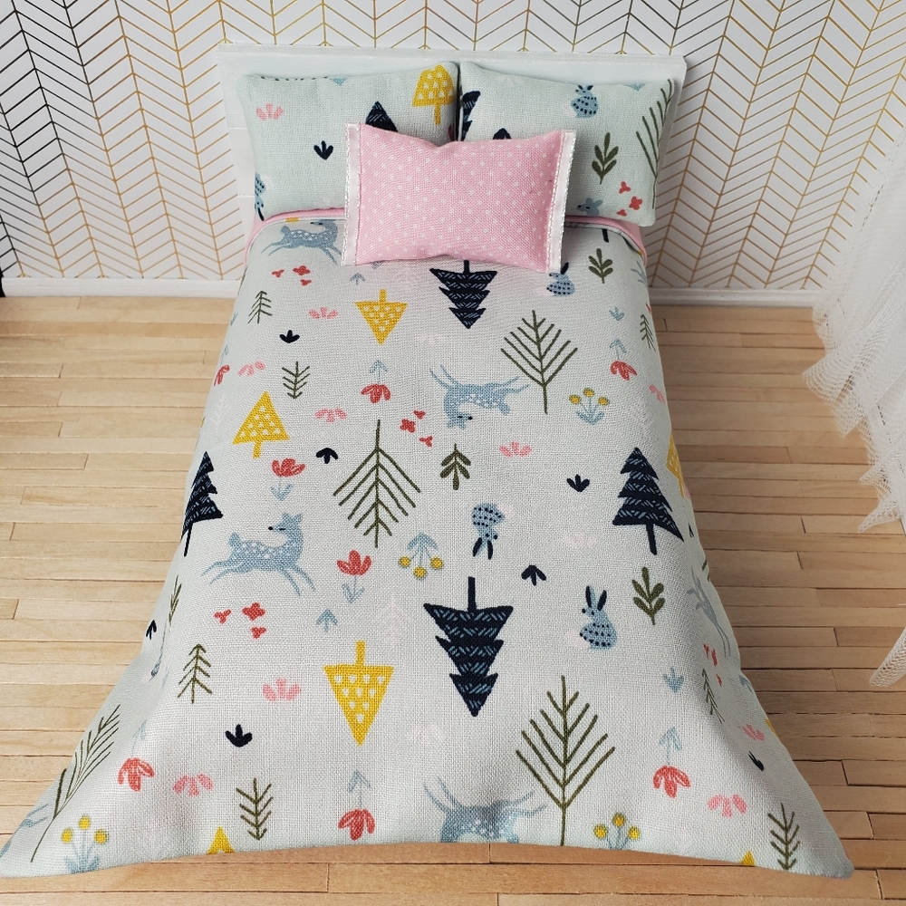 Miniature Dollhouse 1:12 Scale Woodland Animal Bedding Set
